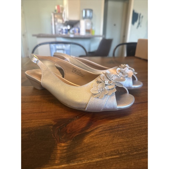 Comfort view Open Toe Sandals Size 10.5 Wide New - Picture 2 of 8